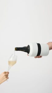 Huski wine cooler keeping Champagne chilled without ice