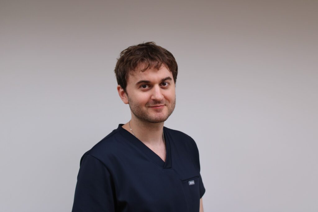 Dr Kai Matthews discussing hair transplant cancer risk in New Zealand