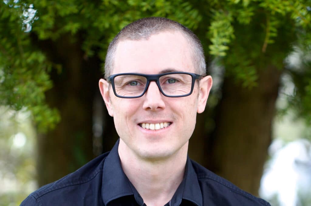 Scott Leman of ESET New Zealand in a publicity image for an article about AI search scams